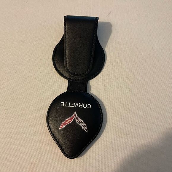 Corvette Logo Sunglass Holder for Car Black Leather NWT - Picture 9 of 11